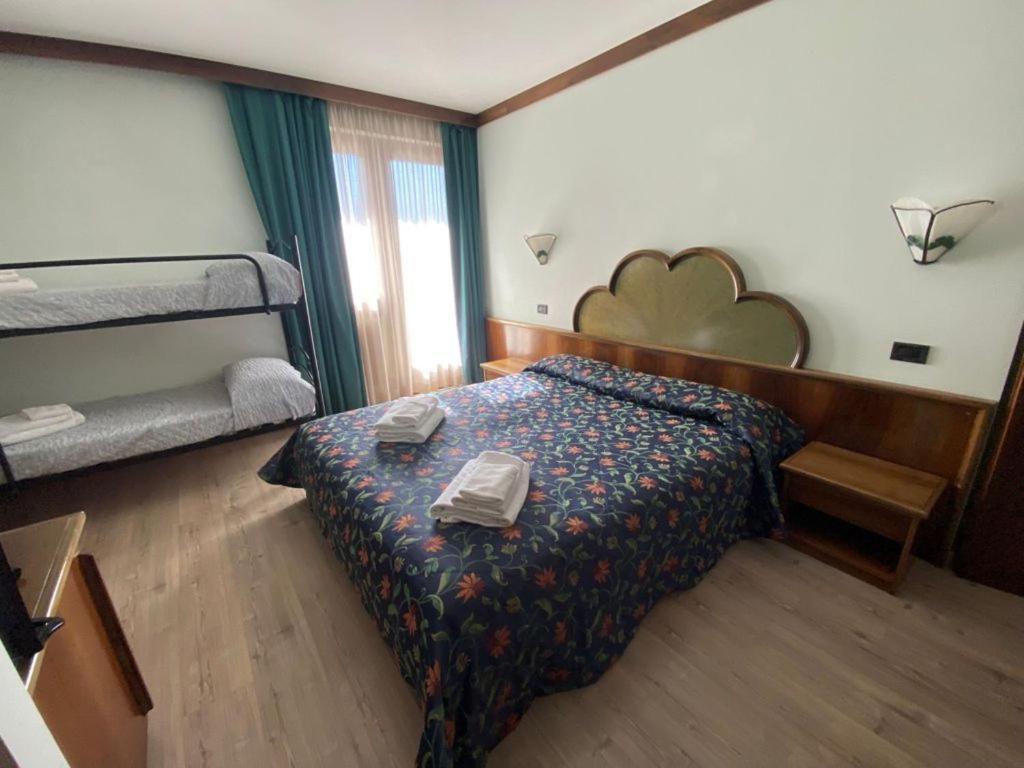 Hotel Quadrifoglio Pinzolo Exterior foto