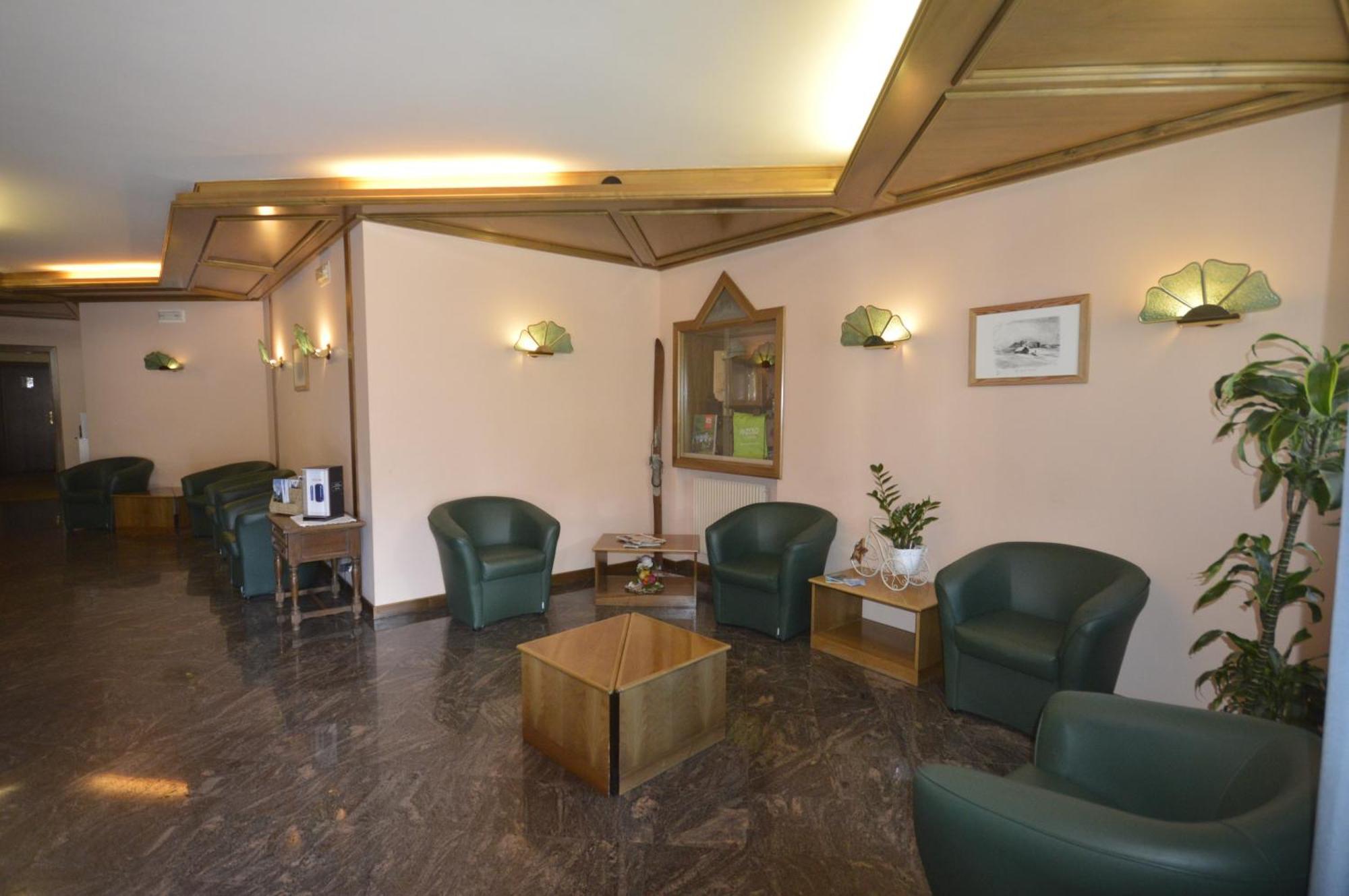 Hotel Quadrifoglio Pinzolo Exterior foto