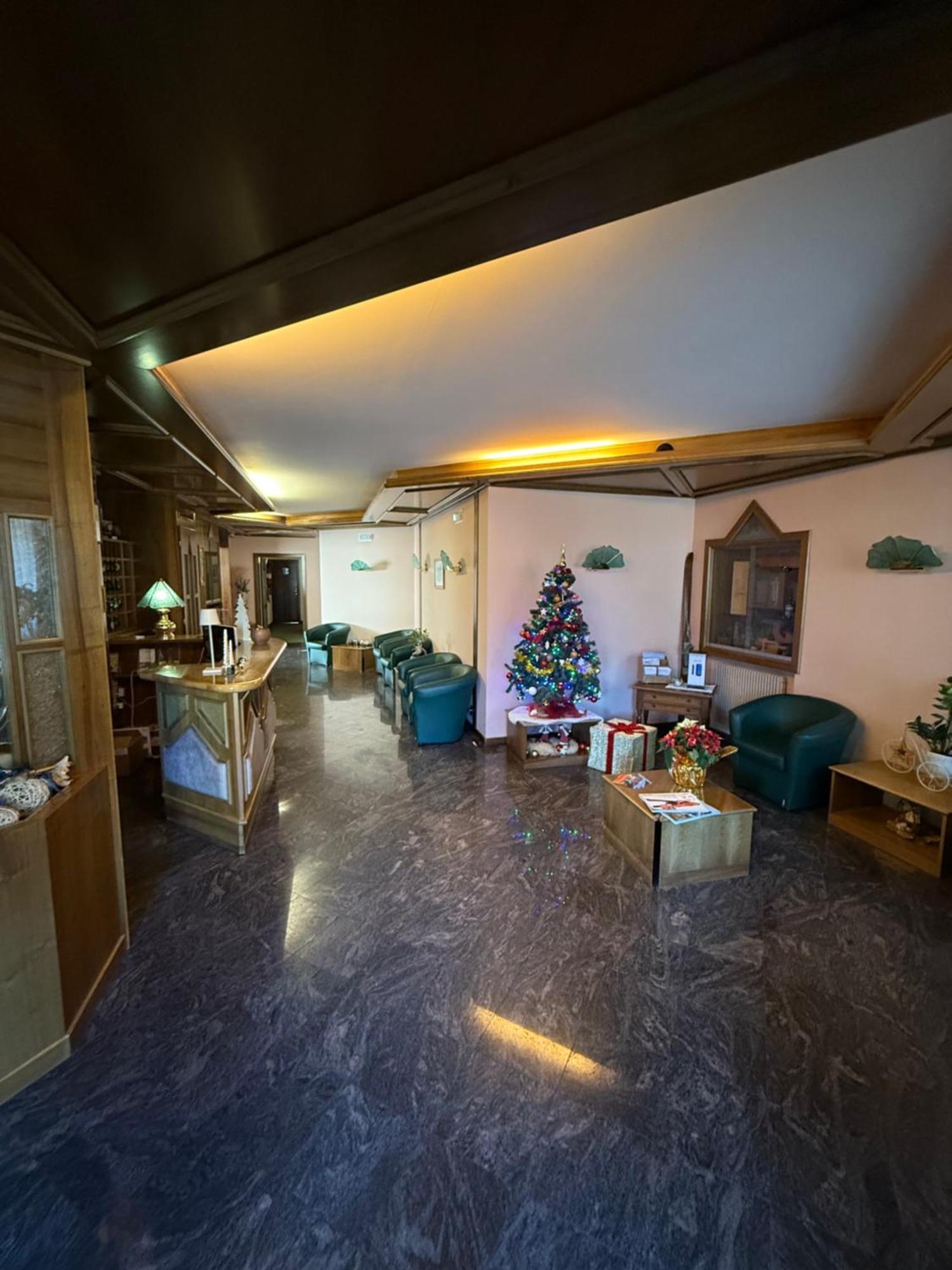 Hotel Quadrifoglio Pinzolo Exterior foto