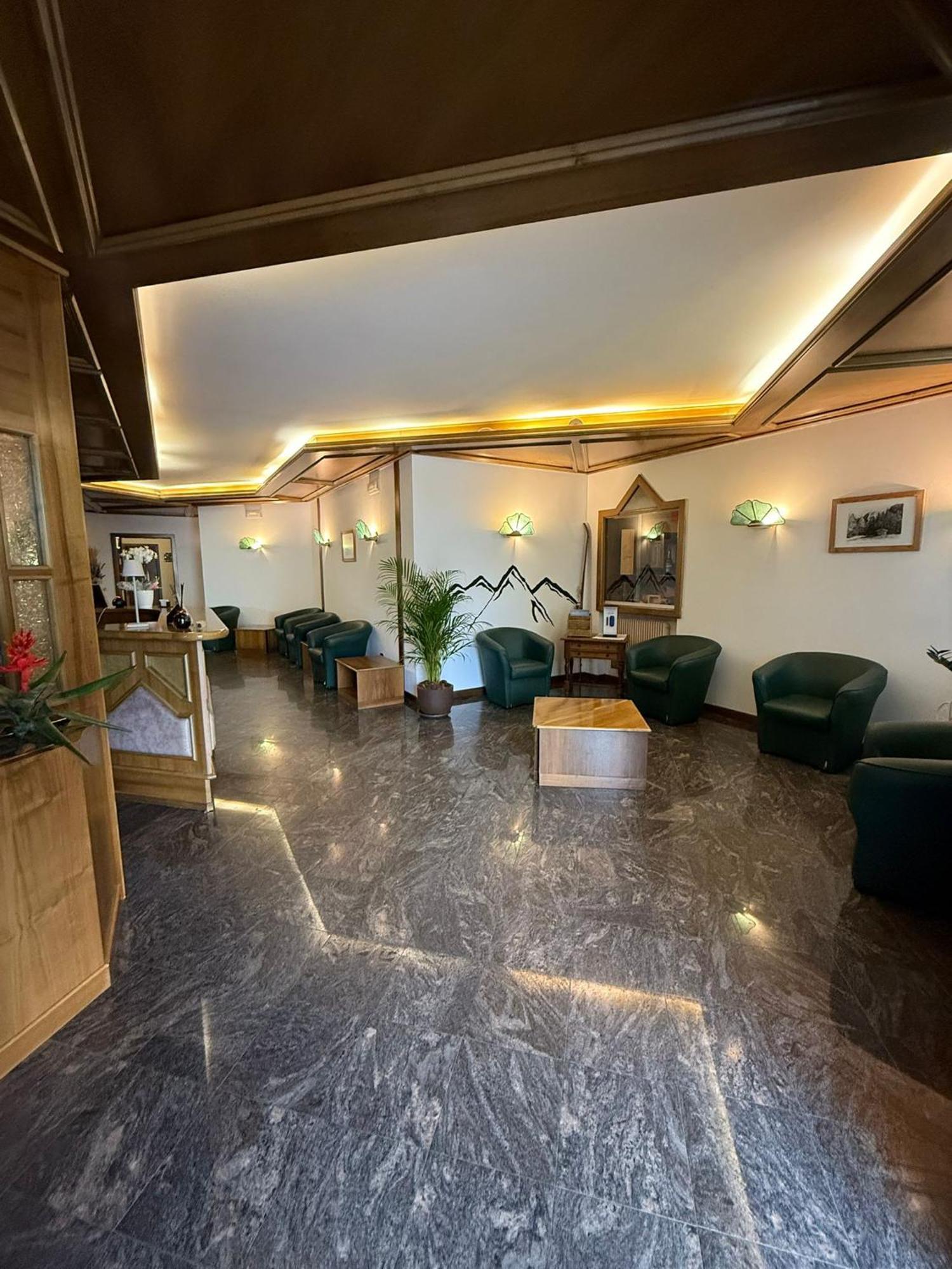 Hotel Quadrifoglio Pinzolo Exterior foto